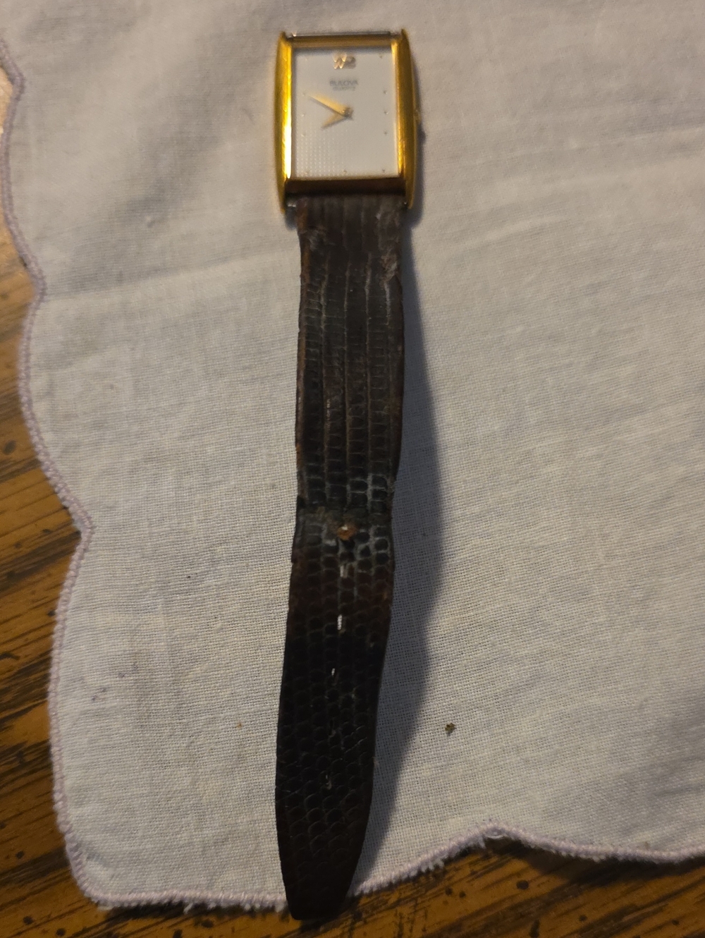 Classic Men’s Dress Watch with Brown Lizard-Style Leather Strap (Half Strap)